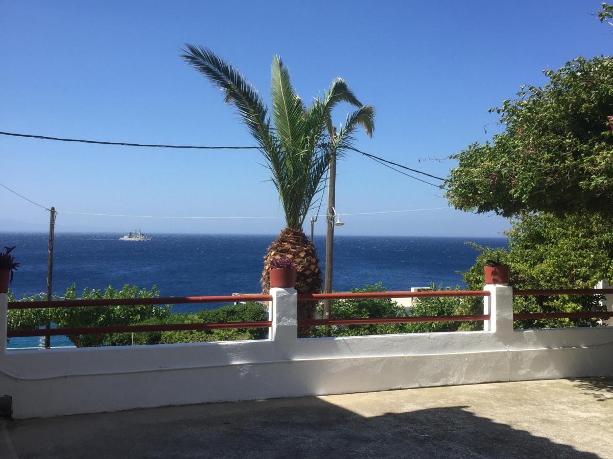 Villa Bonatsa Andros Home Batsíon Exterior photo