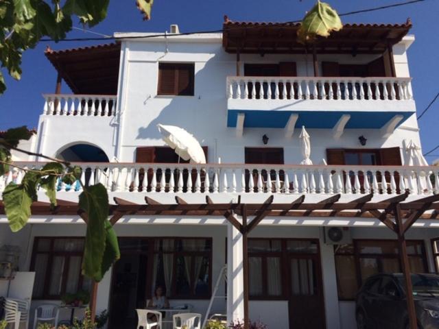 Villa Bonatsa Andros Home Batsíon Exterior photo